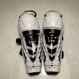 Youth 8” hockey shin guards CCM